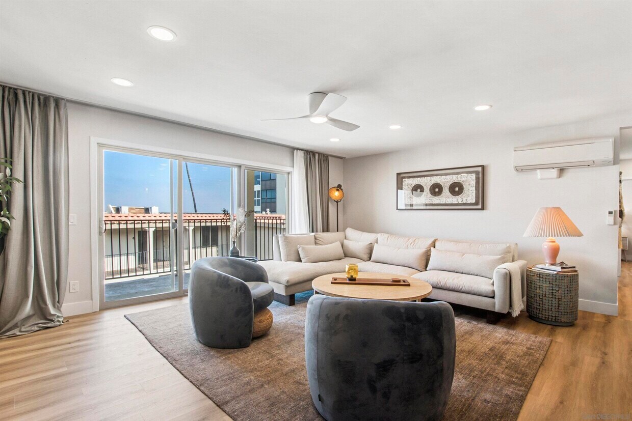 Foto principal - 909 Coast Blvd