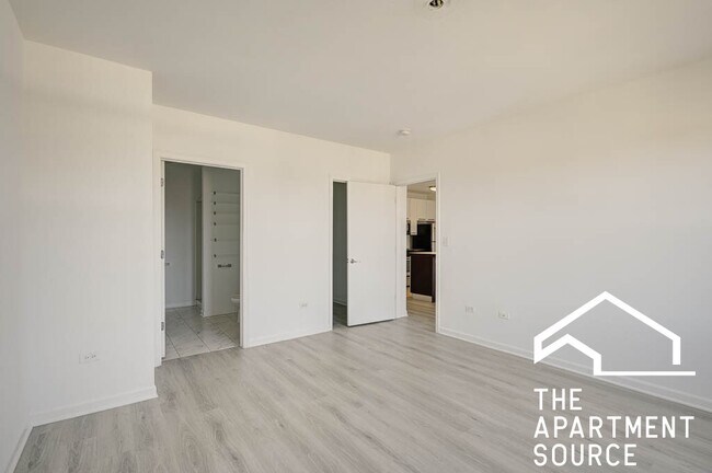 Foto del edificio - 1544 W Glenlake Ave