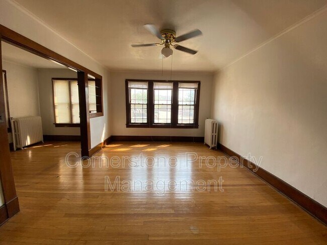 Building Photo - 910 2nd Ave N
