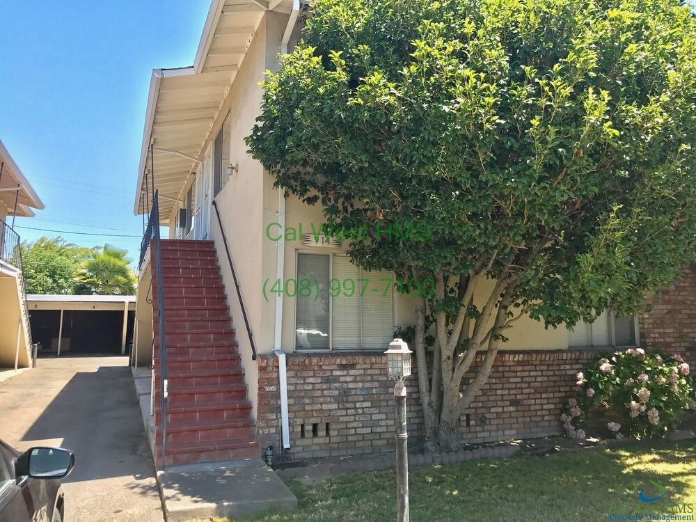 Primary Photo - 914 Delbert Way