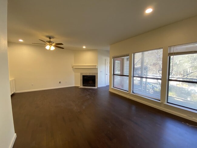 Building Photo - 6600 Valleyside Rd