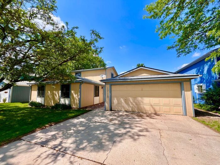 Primary Photo - 3 Bed 2 Bath Close to Hughes Staduim