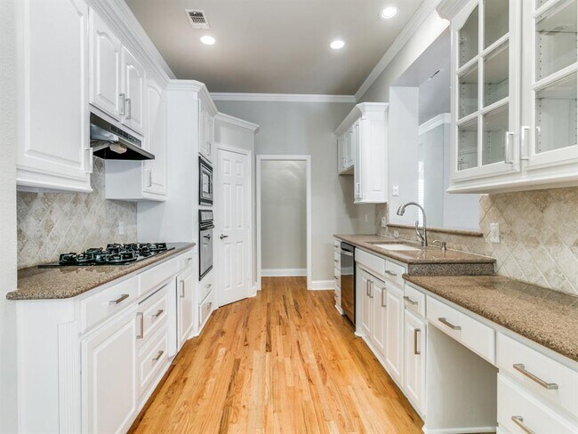 Foto del edificio - 8408 Havenwood Dr