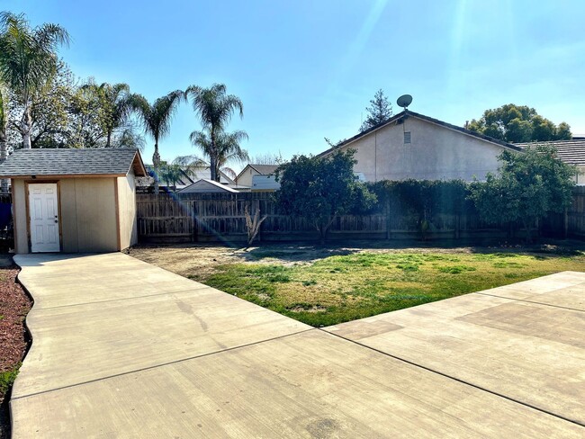 Foto del edificio - 1842 CABRILLO AVE - 3 BEDROOM 2 BATH - TULARE