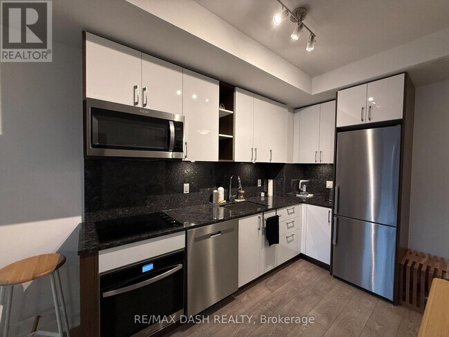 Building Photo - 543 Richmond St W