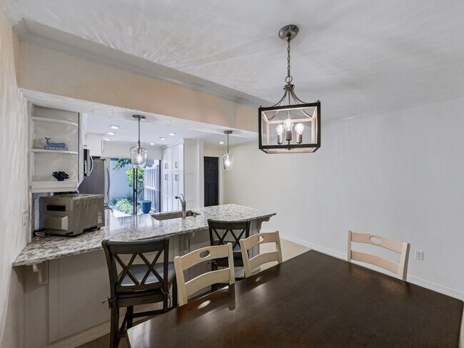 Building Photo - ** CATALINA AT HIGH POINT ** 2 BED / 2 BATH - CONDO - FURNISHED - CARPORT - ANNUAL RENTAL
