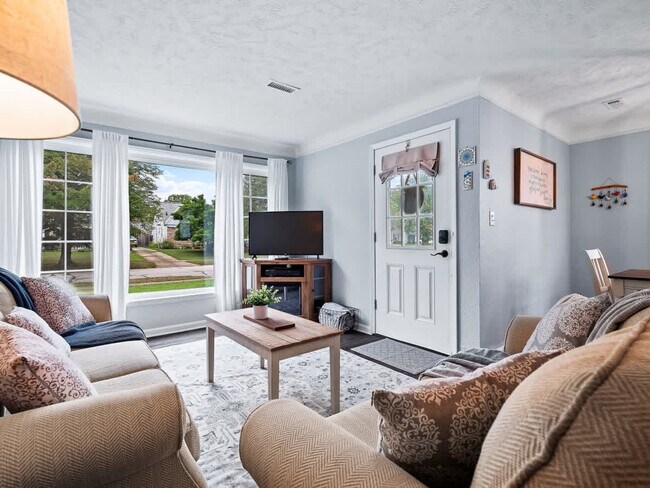 Foto del edificio - 6771 Greenleaf Ave