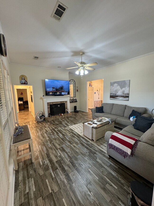 Foto del edificio - 4 Bedroom close to Barksdale Air Force Bas...