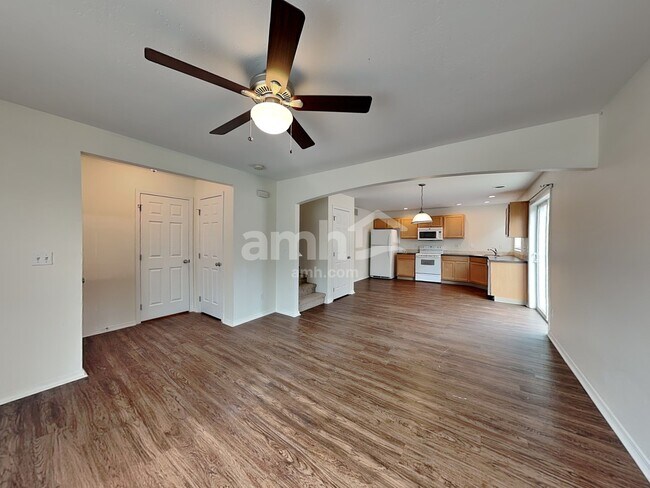Building Photo - 10062 W Rustica St
