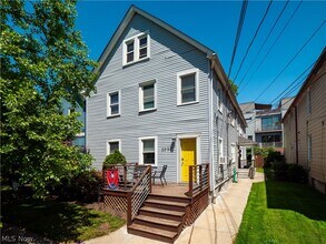 Building Photo - 2037 W 11th St
