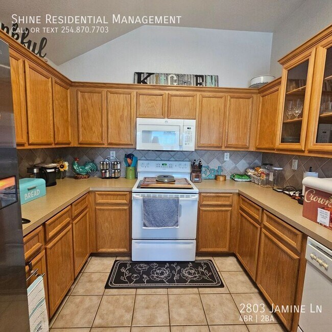 Foto del edificio - 2803 Jasmine Ln
