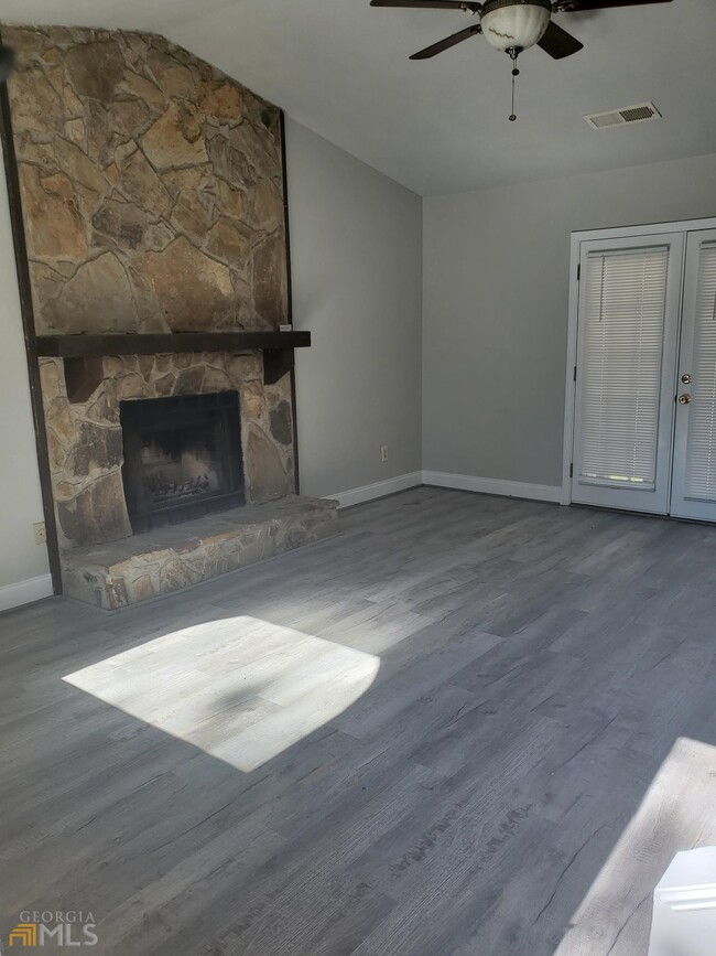 Building Photo - 3437 Highland Pine Way