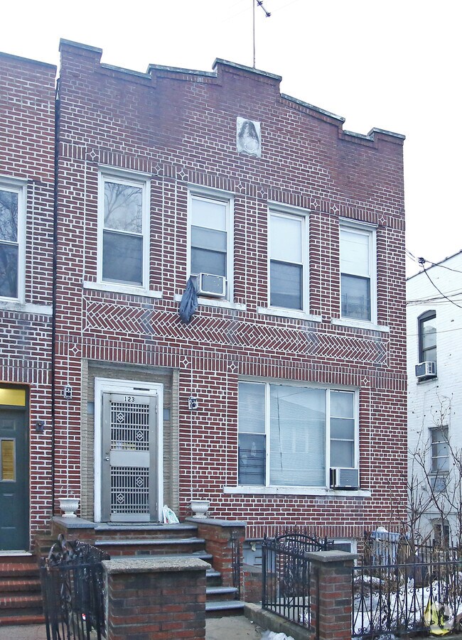 Foto del edificio - 123 Bay 37th St