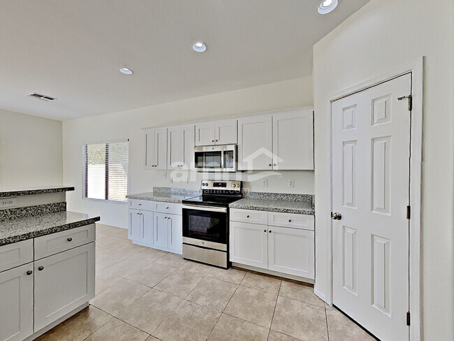 Foto del edificio - 12733 W Rosewood Dr