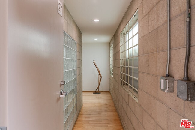 Foto del edificio - 717 Highland Ave