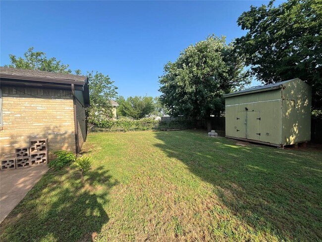 Foto del edificio - 1505 Kingston Rd