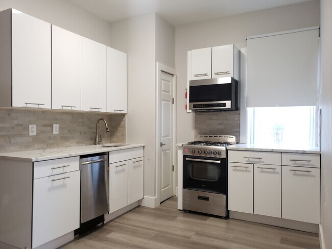 Building Photo - 108 60th St