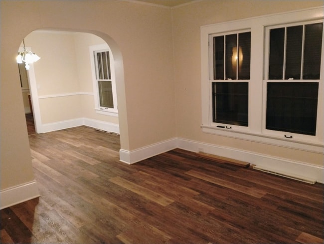 Building Photo - 1624 W 31st St