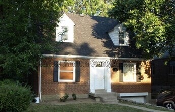 Building Photo - 6207 Mayflower Ave
