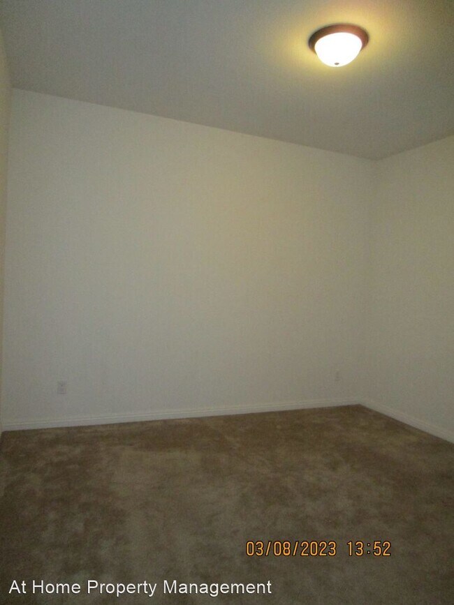 Foto del edificio - 5 br, 3 bath House - Northeast Bakersfield...