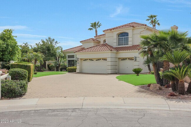 Building Photo - 1833 E Cypress Tree Dr
