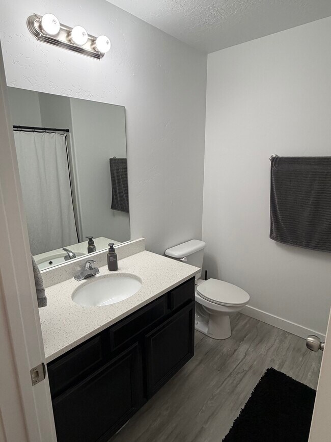 Building Photo - 356 N 750 E