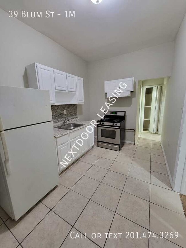 Photo - 39 Blum St Apartment