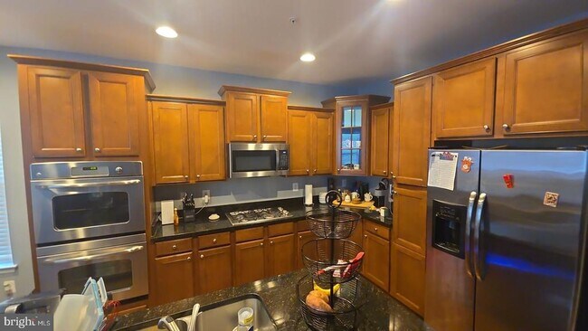Foto del edificio - 2641 Shade Branch Rd