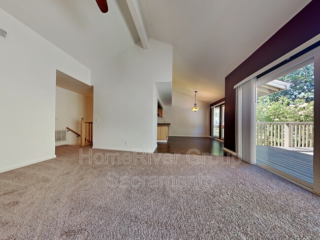 Building Photo - 7949 La Riviera Dr