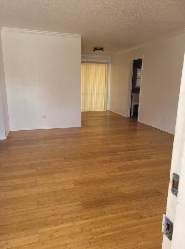 Foto del edificio - COMING SOON-Updated 3 bedroom 2 bath