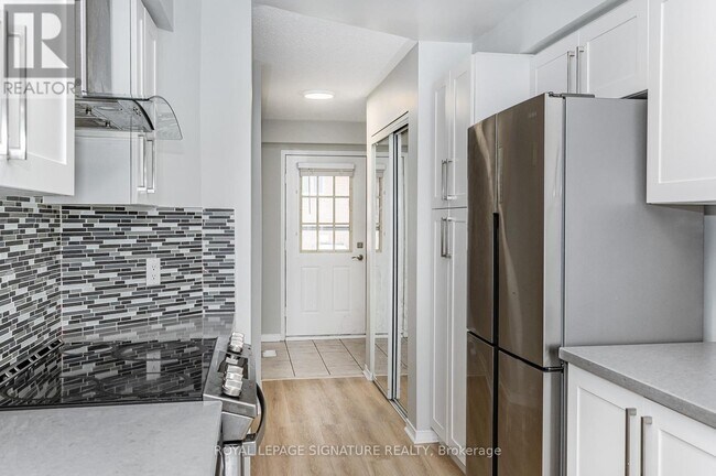 Photo du bâtiment - 190 Forum Dr