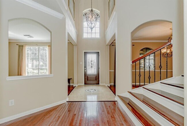 Foto del edificio - 303 N Elder Grove Dr