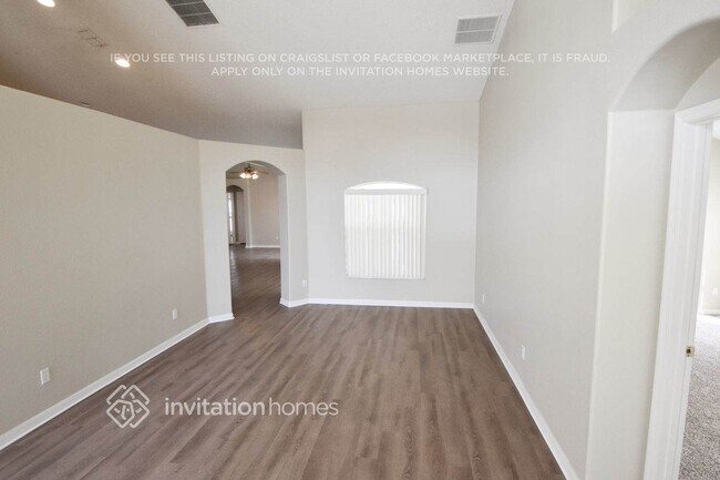 Foto del edificio - 15719 Heron Hill St