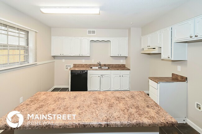Foto del edificio - 4229 Forest View Dr