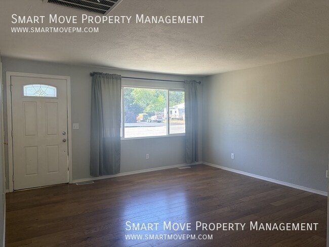 Building Photo - 5216 W Wylie Ln