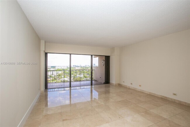 Foto del edificio - 1800 NE 114th St