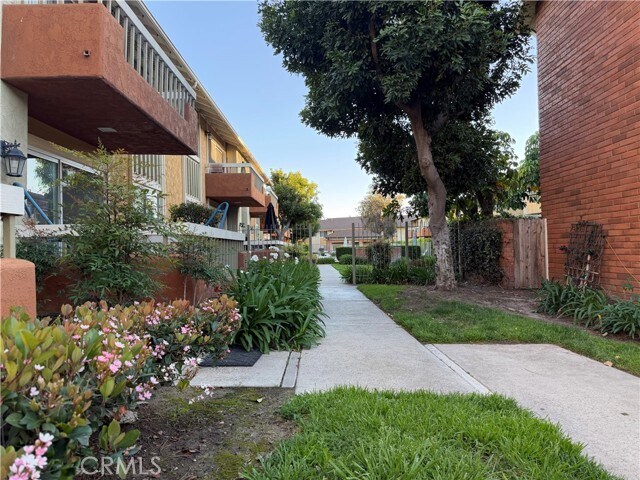 Foto del edificio - 16040 Leffingwell Rd