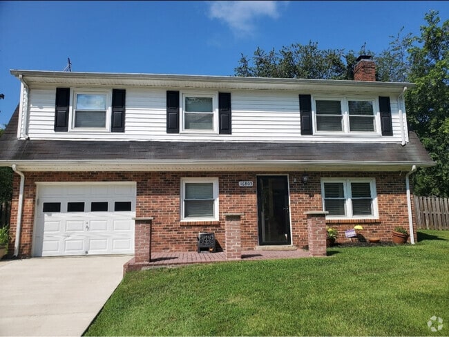 Building Photo - 16805 Dorchester Pl