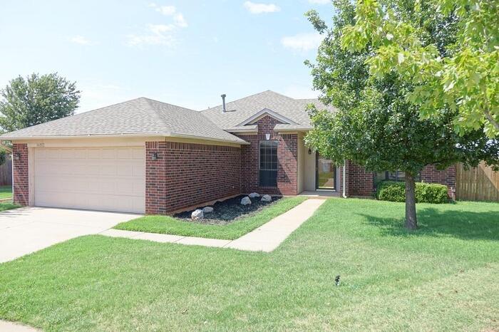 Primary Photo - Gorgeous Edmond Home!