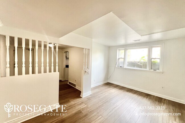Photo du bâtiment - Bright 2 Bed 1 Bath Basement Unit in Cambr...