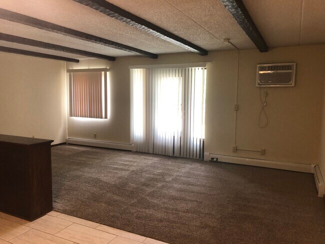 Foto del edificio - 304 4th St S