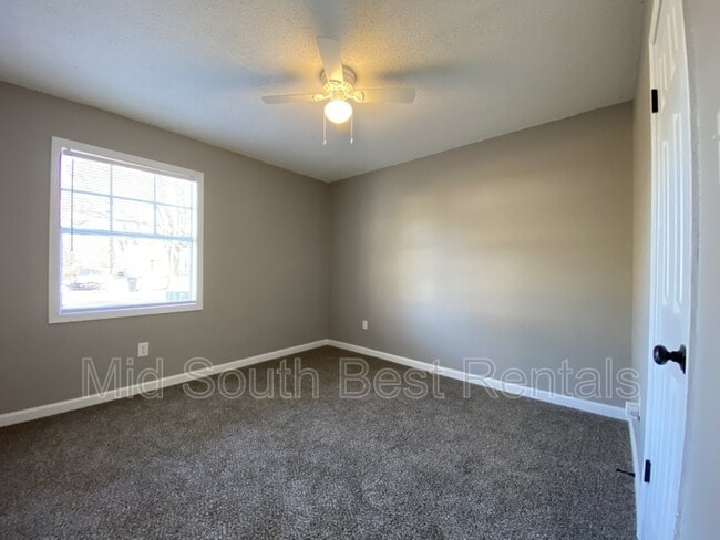 Building Photo - 839 Carol Ann Cove