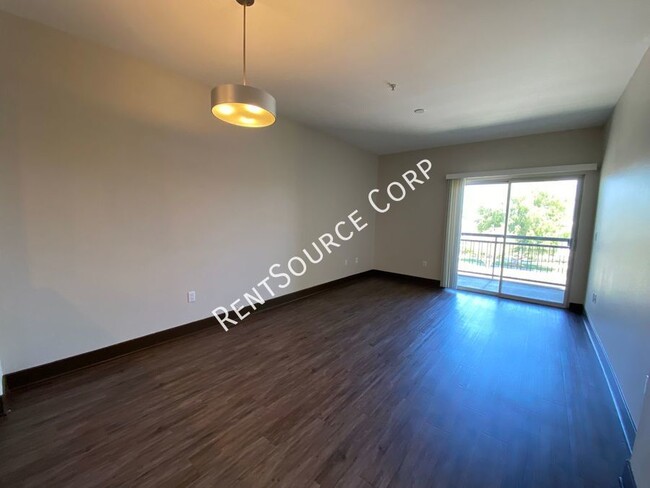 Foto del edificio - 1 Bedroom Condo for Lease at The Madison a...