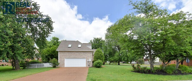Building Photo - Beautiful 3BR/2BA+BONUS Thompsons Station,...