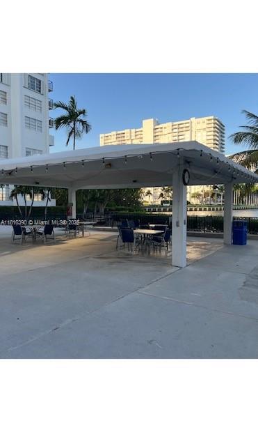 Foto del edificio - 2750 NE 183rd St