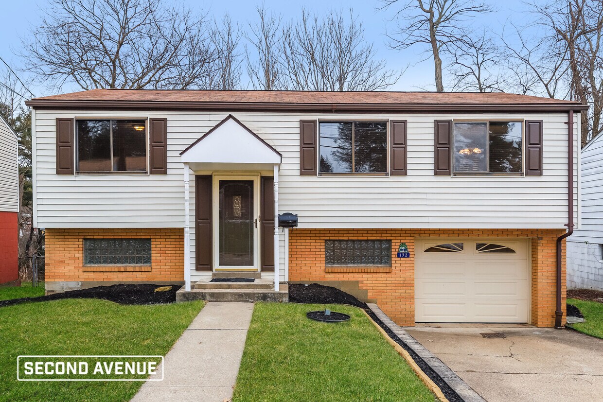 Primary Photo - 132 High Oak Pl