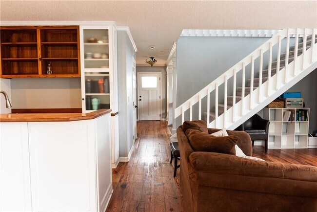 Foto del edificio - 5013 Riverside Dr