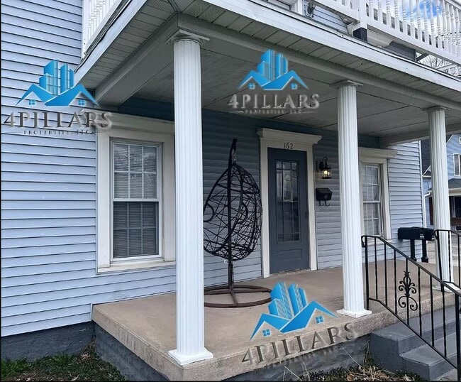 Building Photo - "Charming 1-Bedroom Apartment in the Heart...