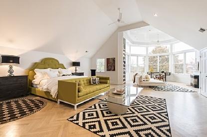 Building Photo - 546 Main St