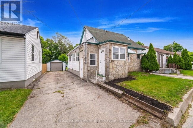 Building Photo - 128 Cross Ave